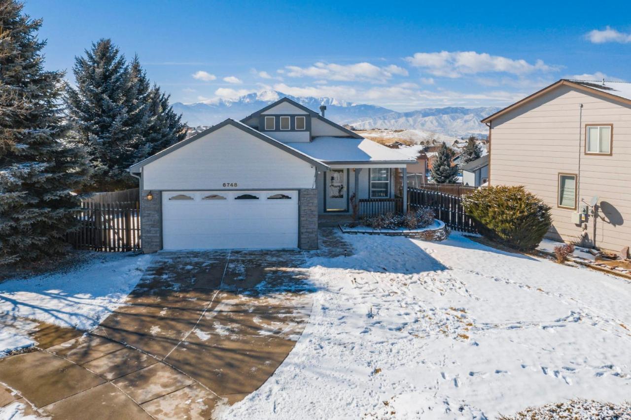 Villa Cozy 4Br House With Peak Views In Colorado Springs Extérieur photo